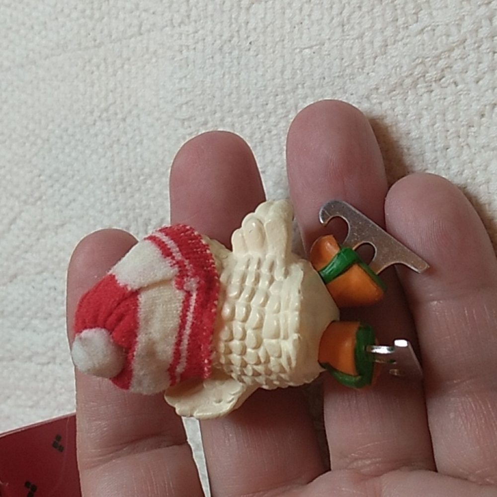Vintage Hallmark Keepsake Ornament from 1985 Ice-Skating Owl - Picture 5 of 9